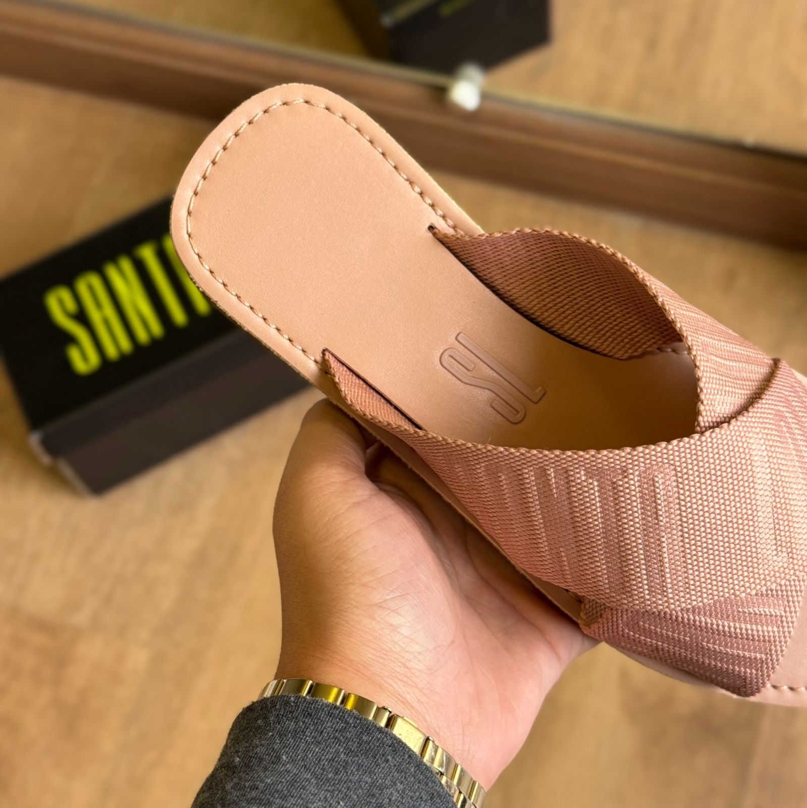 Rasteira Santa Lolla Bico Quadrado Tiras Cruzadas Gorgurão 0472.381B.01B2