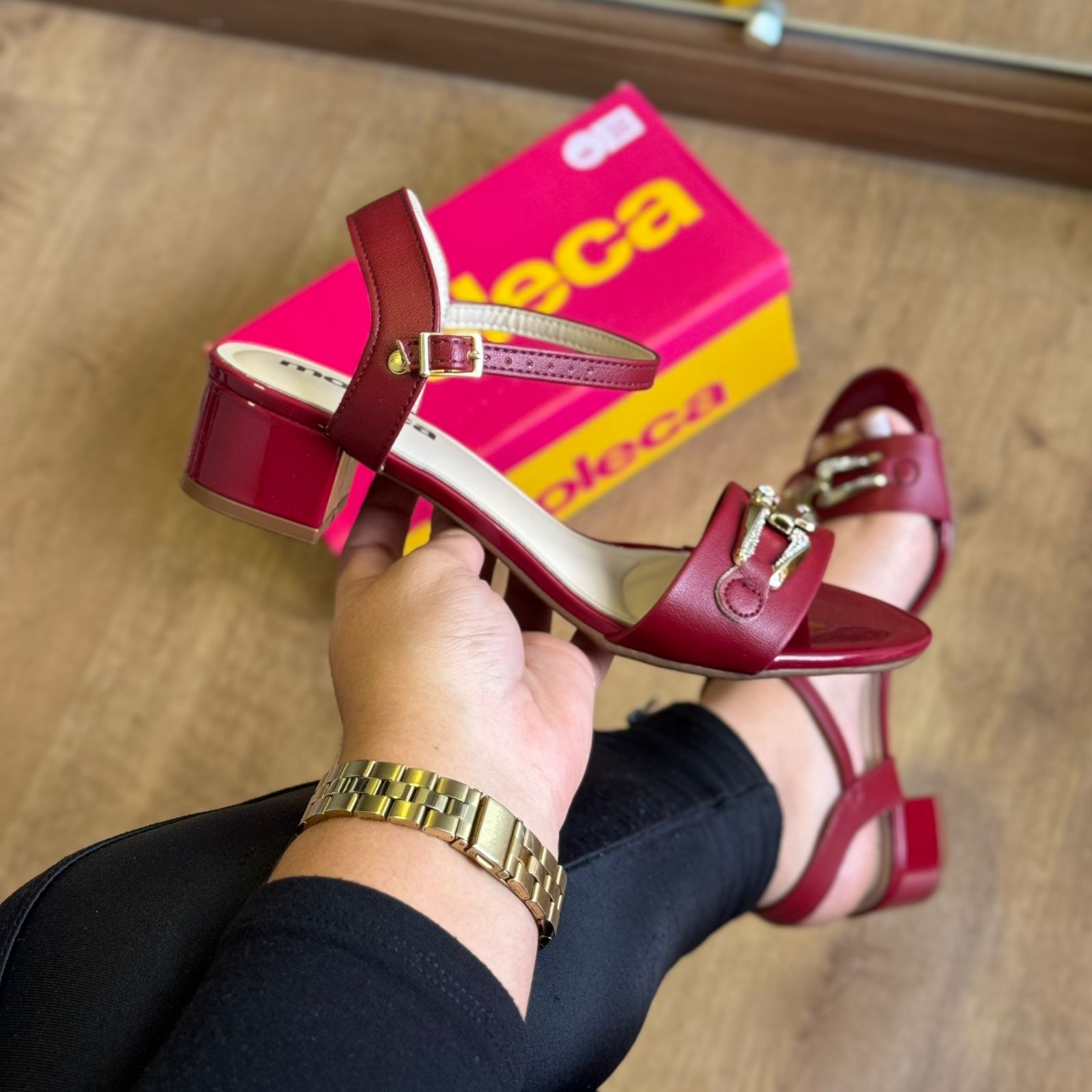 Sandália Moleca Ouro e Diamante 5259.880