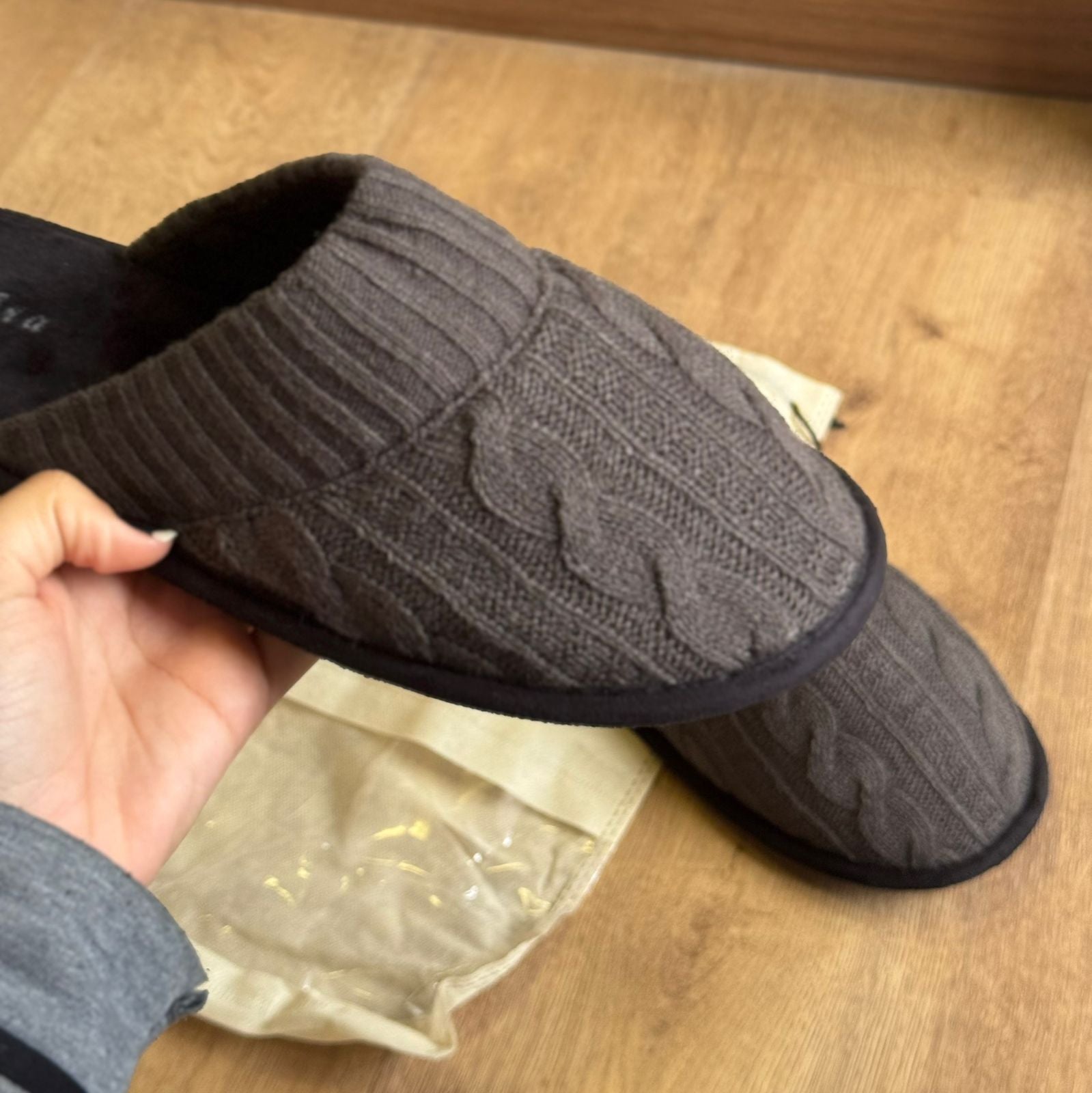 Pantufa Rubra Tecido