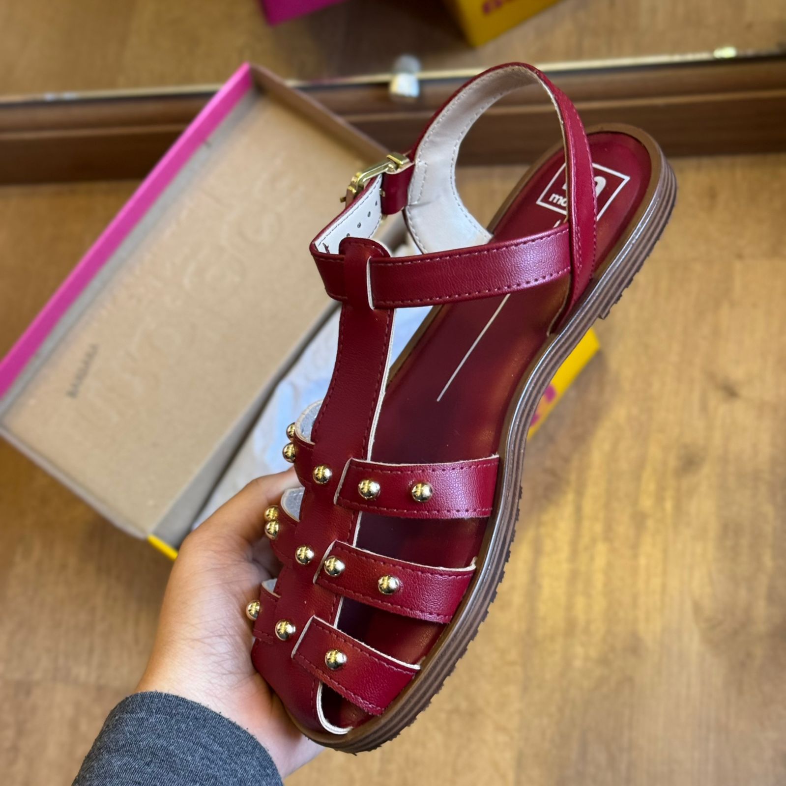 Sandália Moleca Rasteira Pedrinhas Douradas 5555.202