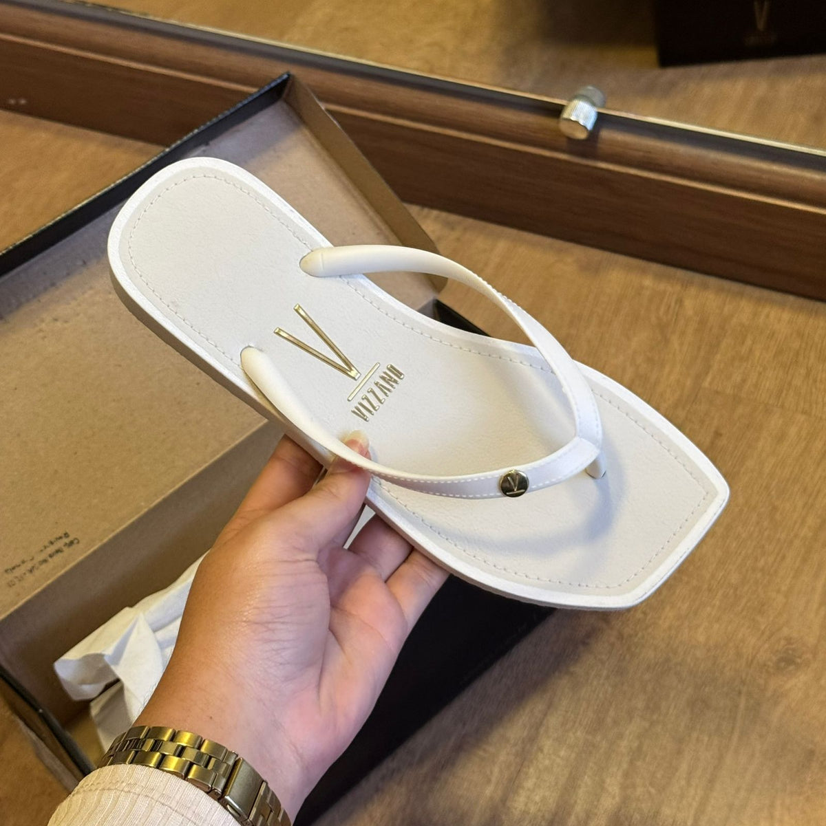 Chinelo Vizzano Detalhe da Marca Liso 6531.100