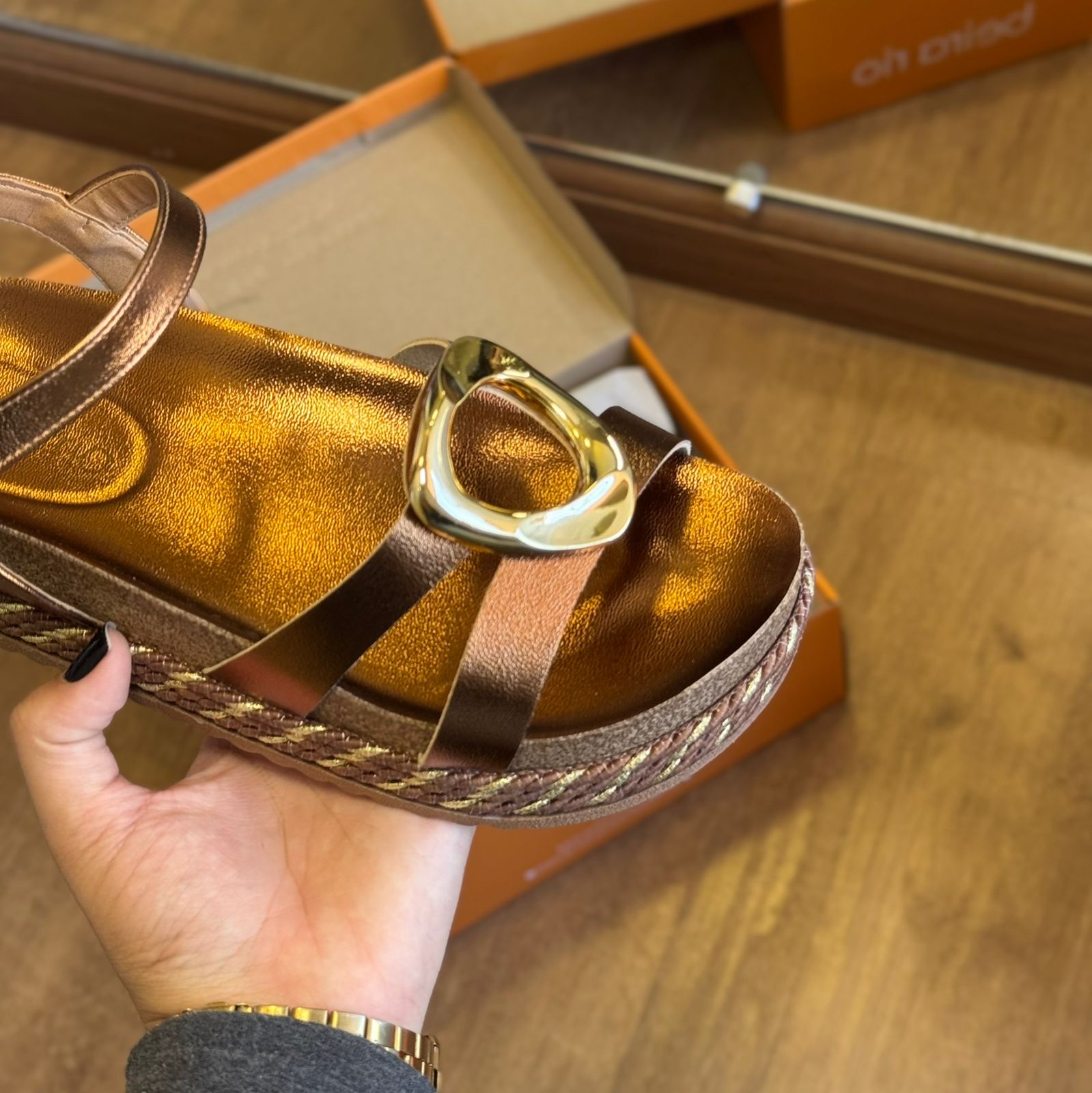 Sandália Papete Beira Rio Circulo Dourado 8546.207