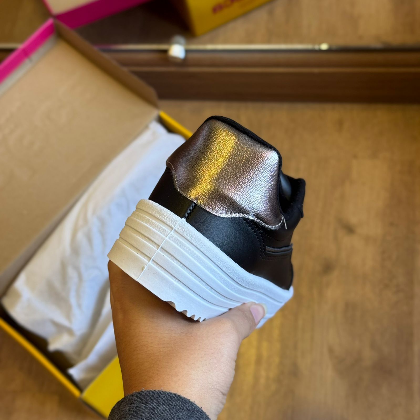 Tênis Moleca Casual Risco Metálico 5782.316