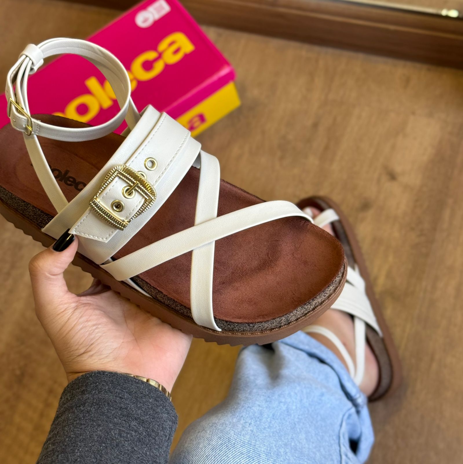 Sandália Moleca com Ajuste Tratorada 5500.113