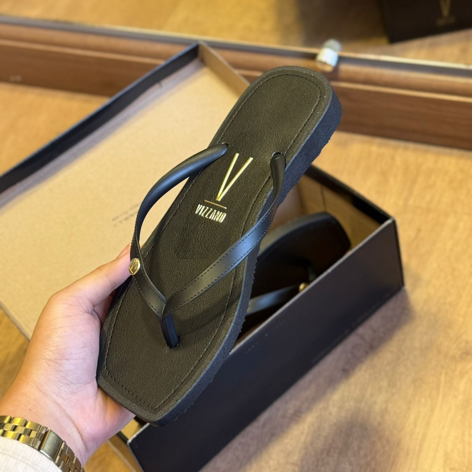 Chinelo Vizzano Detalhe da Marca Liso 6531.100