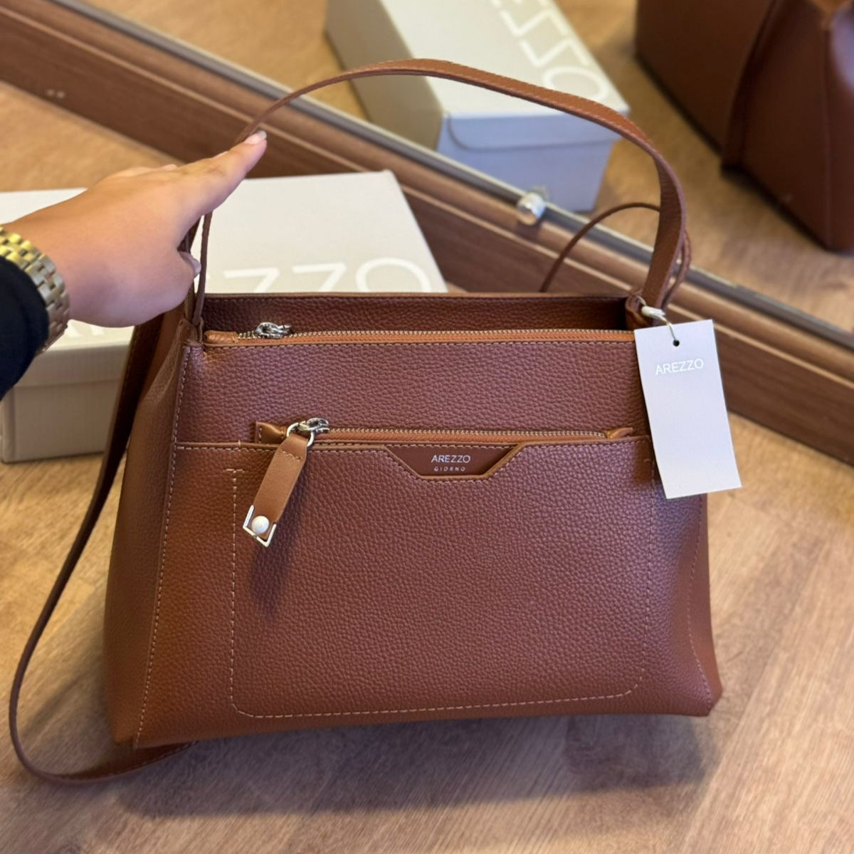 Bolsa Arezzo Emilly Grande Pouch A581000497