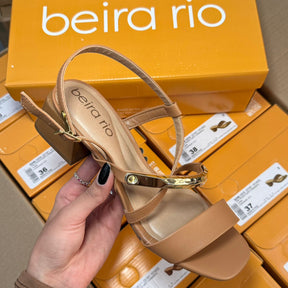 Sandália Beira Rio Salto Bloco Tiras com Detalhe Dourado 8423.236