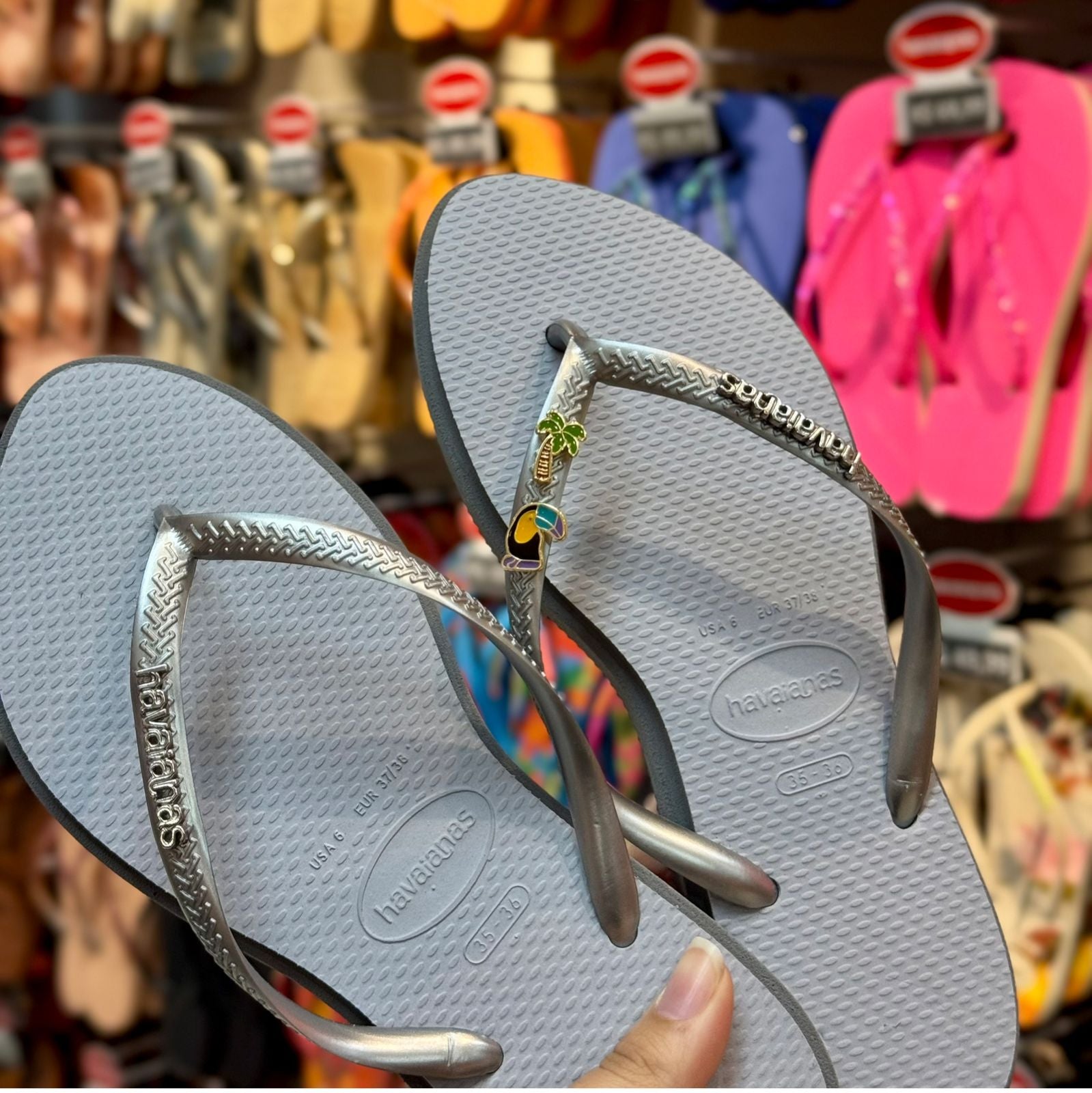 Havaianas Slim Point + Pin Tucano e Coqueiro