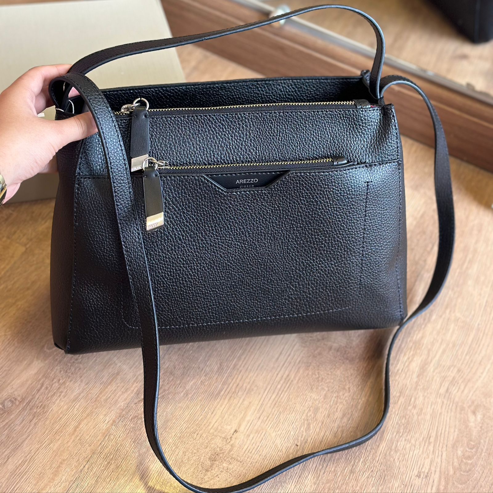 Bolsa Arezzo Emilly Grande Pouch A581000497