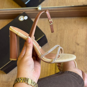 Sandália Vizzano Salto Bloco Tiras Finas Brilhosas 6550.203