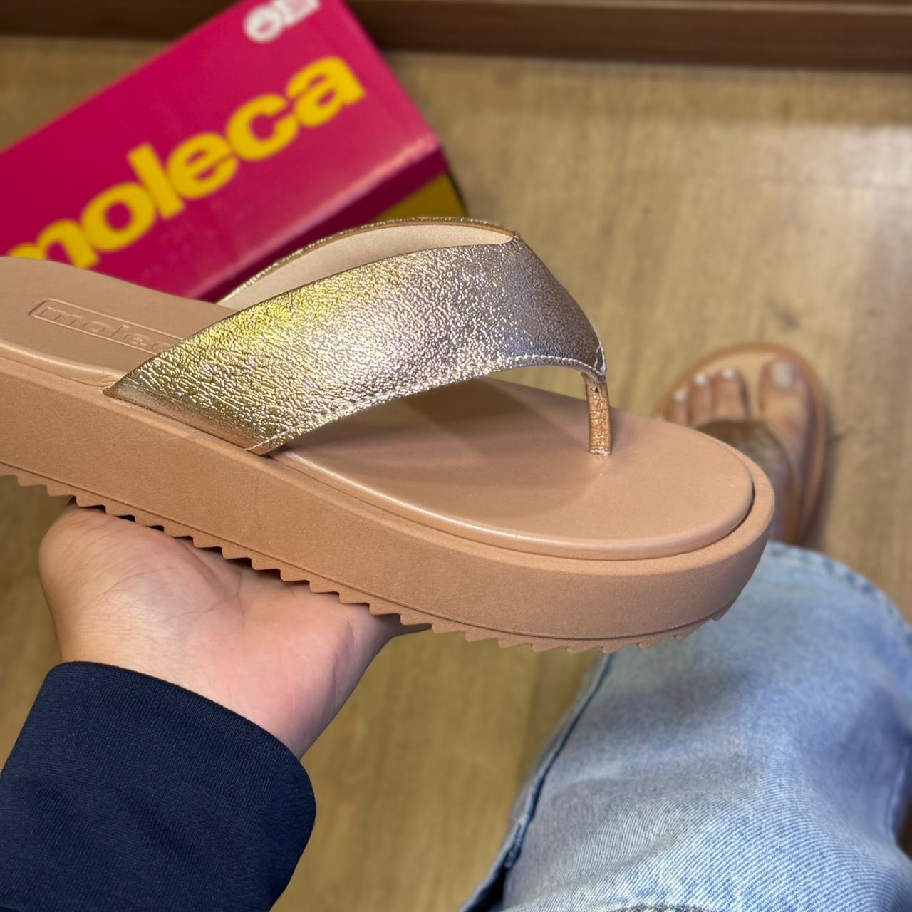 Chinelo de Dedo Moleca FlatForm 5489.100