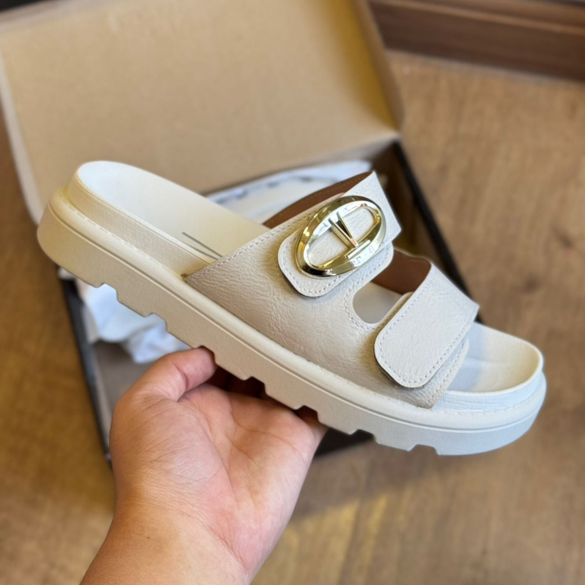 Sandália Vizzano Olhos de Ouro 6510.115