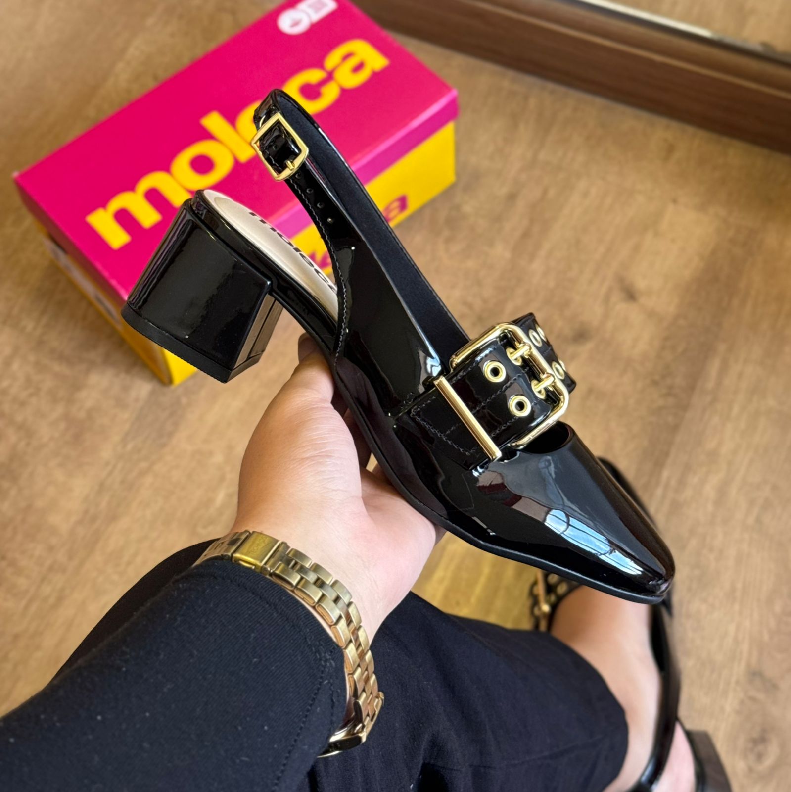 Sandália Moleca Verniz com Fivela 5576.104