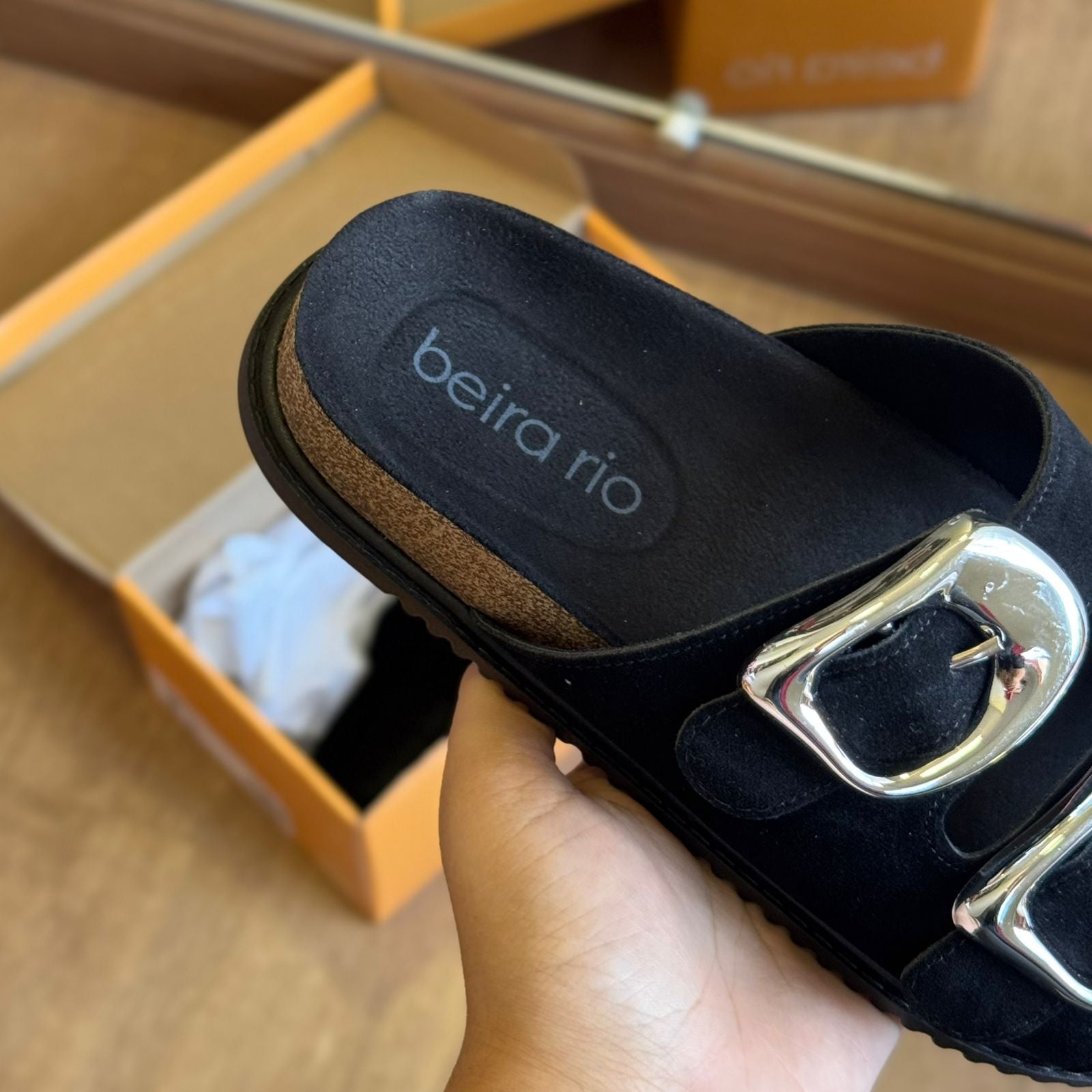 Sandália Papete Beira Rio Detalhe Dourado 8523.116