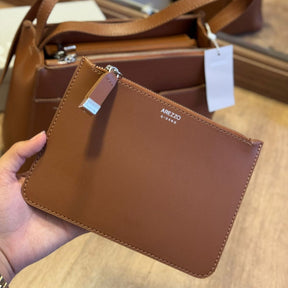 Bolsa Arezzo Emilly Grande Pouch A581000497