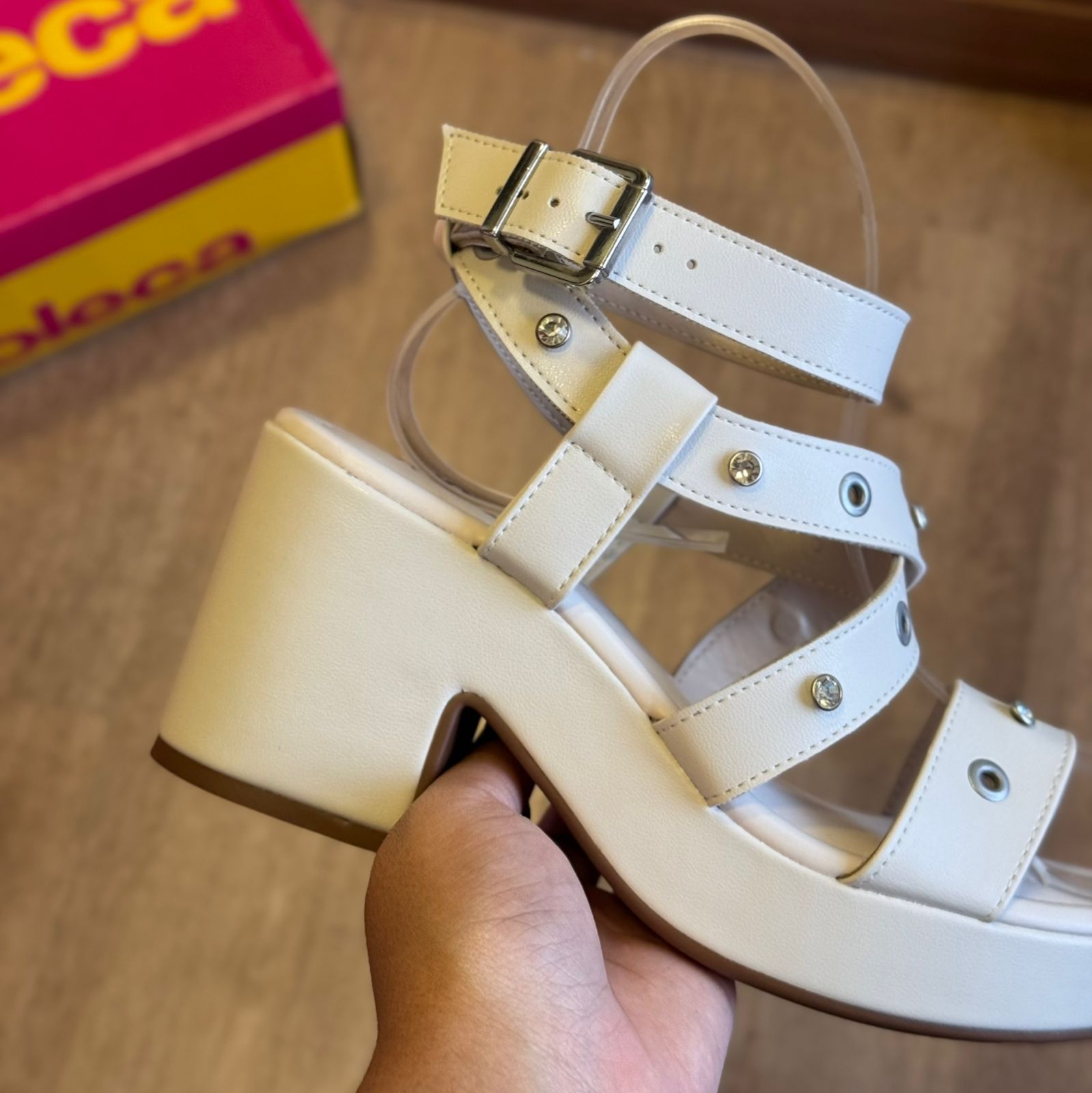 Tamanco Moleca com Ajuste e Tiras Grossas 5549.106