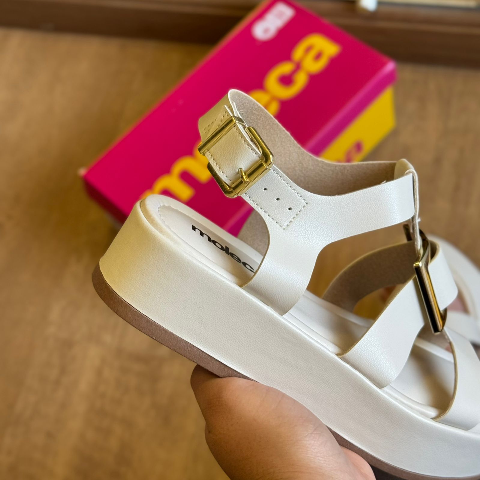 Sandália Moleca Napa Tresse Detalhe Dourado 5553.103