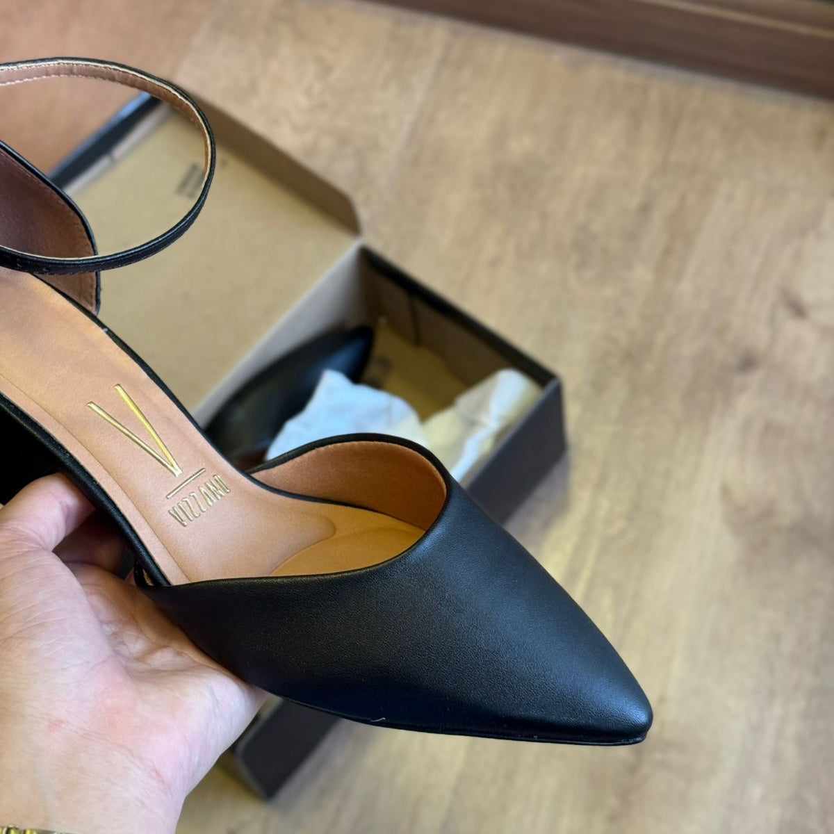 Sandália Vizzano com Bico Fino e Salto Bloco 1220.317