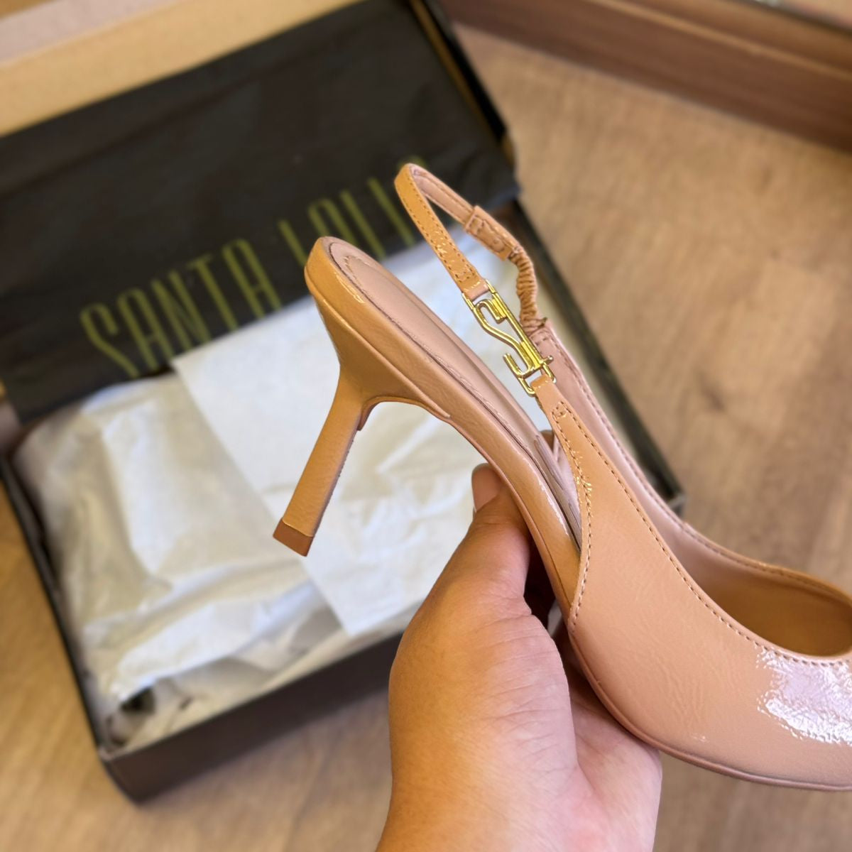 Scarpin Slingback Santa Lolla Verniz Salto Fino Médio 06D1.49EB.0202