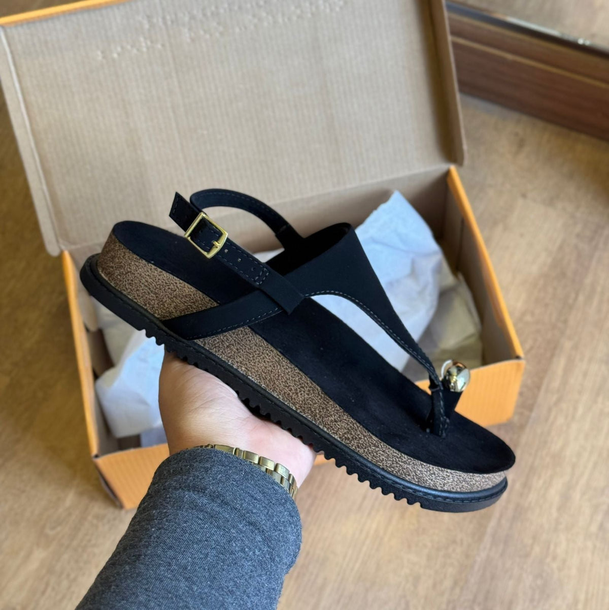 Sandália Beira Rio Plataforma Detalhe Dourado 8524.109