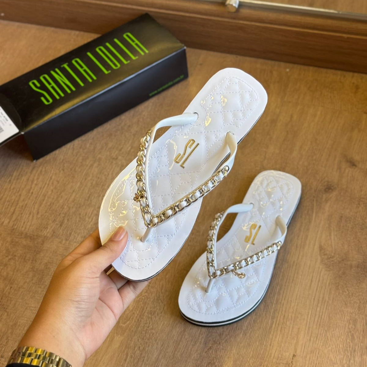 Sandália Santa Lolla Flip Flop Corrente Dourada 0106.0D67
