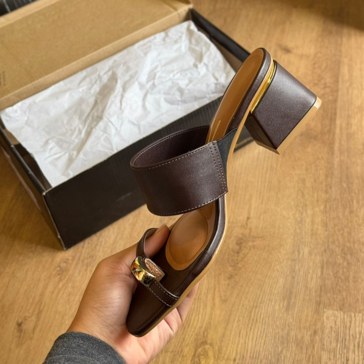 Sandália Vizzano Salto Bloco Hálux Dourado 6428.148