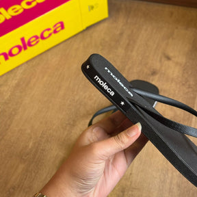 Chinelo de Dedo Moleca Detalhes da Marca 5552.200