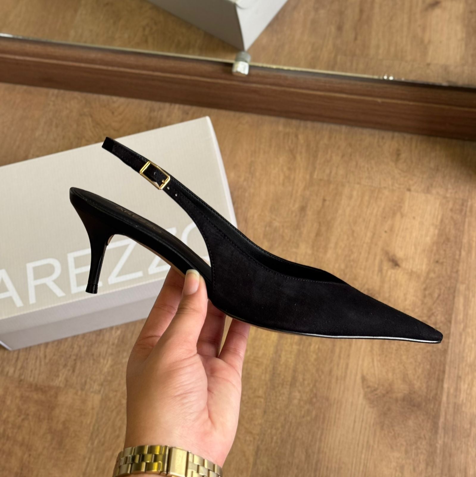 Scarpin Arezzo Camurça Salto Kitten Slingback A138550002