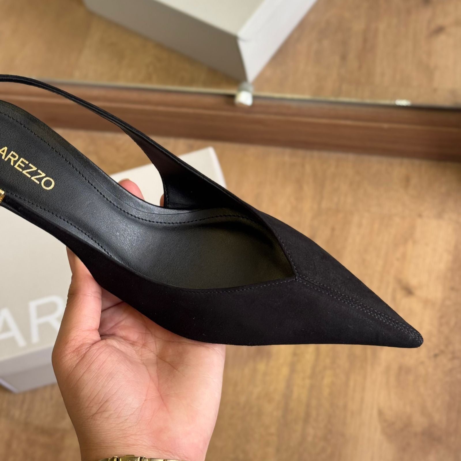 Scarpin Arezzo Camurça Salto Kitten Slingback A138550002