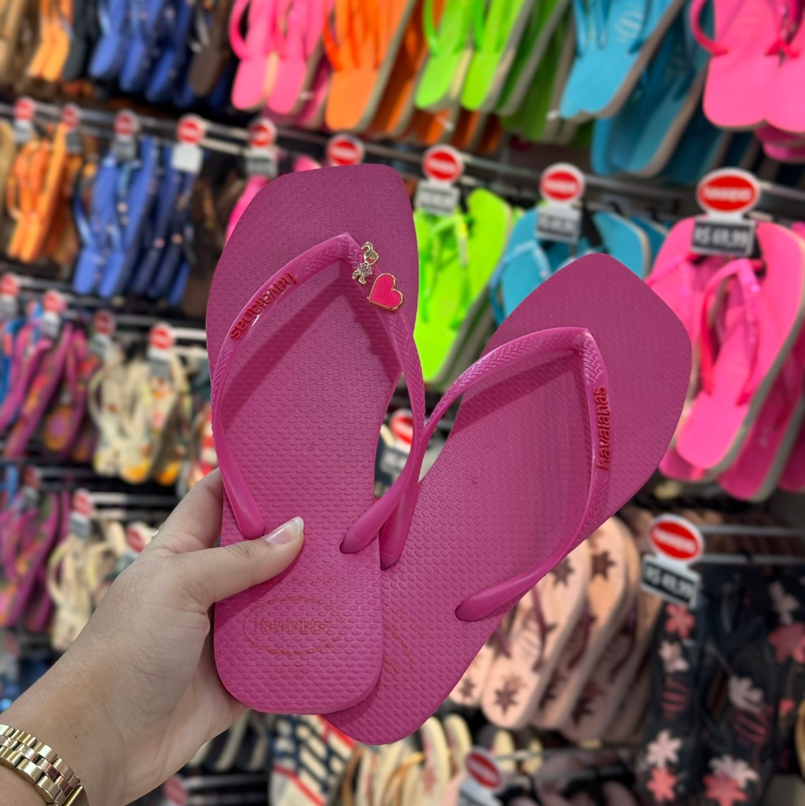 Havaianas Square Logo Pop Up + Pins Filhos e Coração
