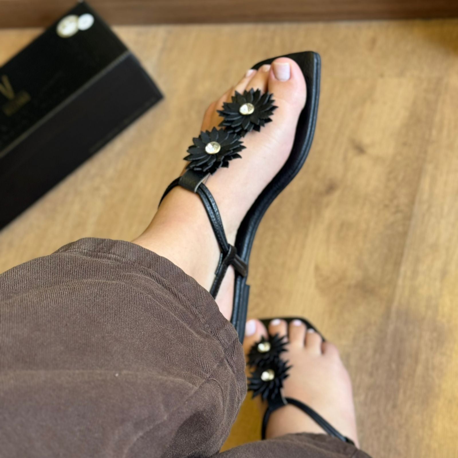 Sandália Vizzano Rasteira Detalhe de Flror 6553.205