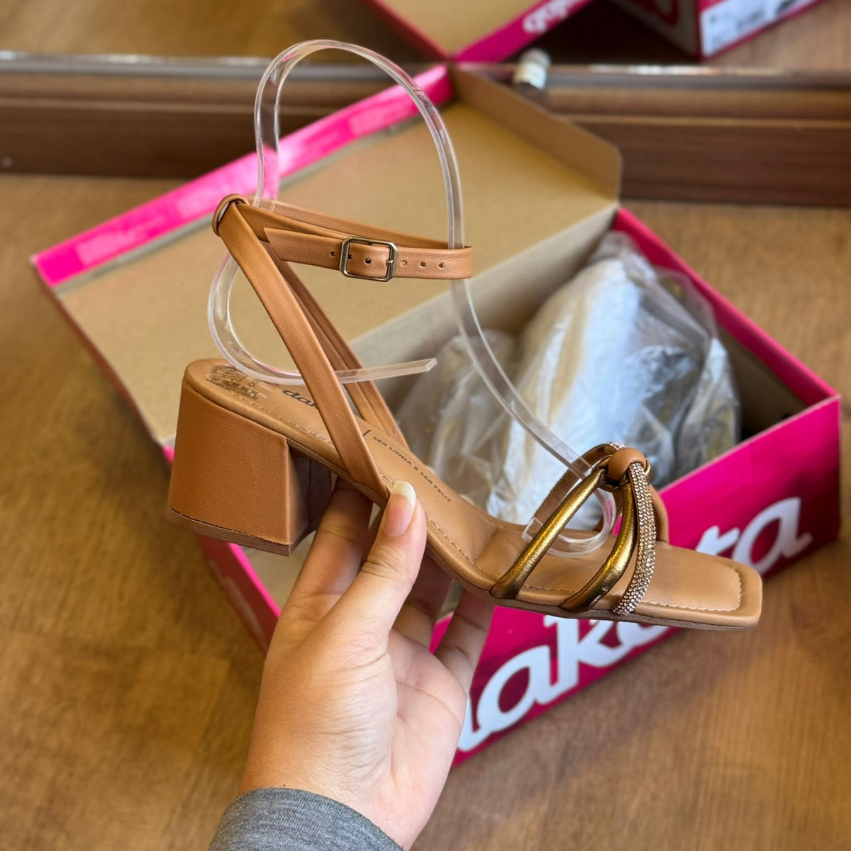 Salto Dakota Tornozelo de Couro Y9413