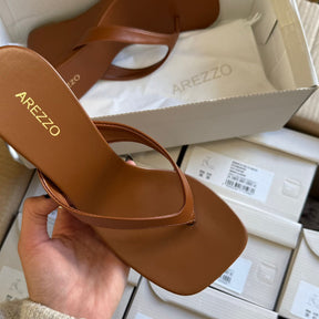 Sandália Arezzo Anabela Tiras Thong A138530001