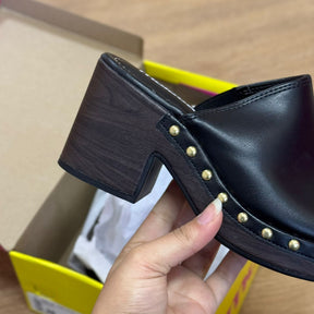 Salto Moleca Grampo Dourado 5549.107