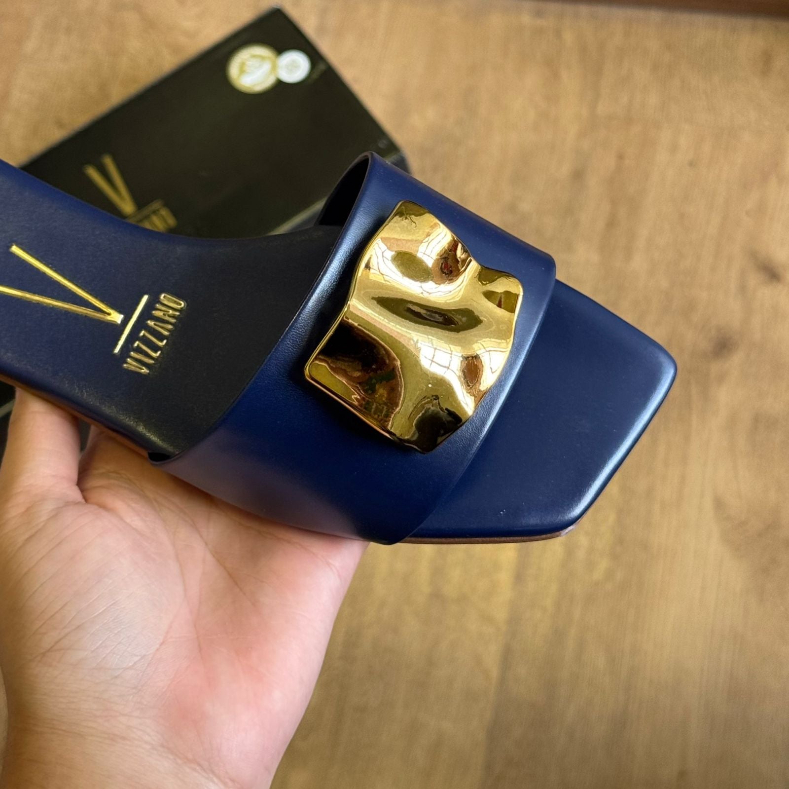 Sandália Vizzano Rasteira Detalhe Dourado 6553.100