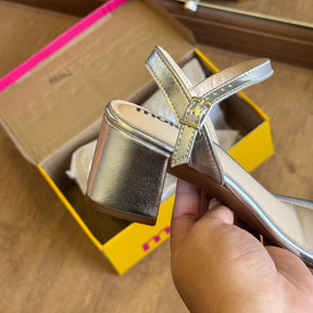 Sandália Moleca Salto Bloco Ajuste Prático 5496.101