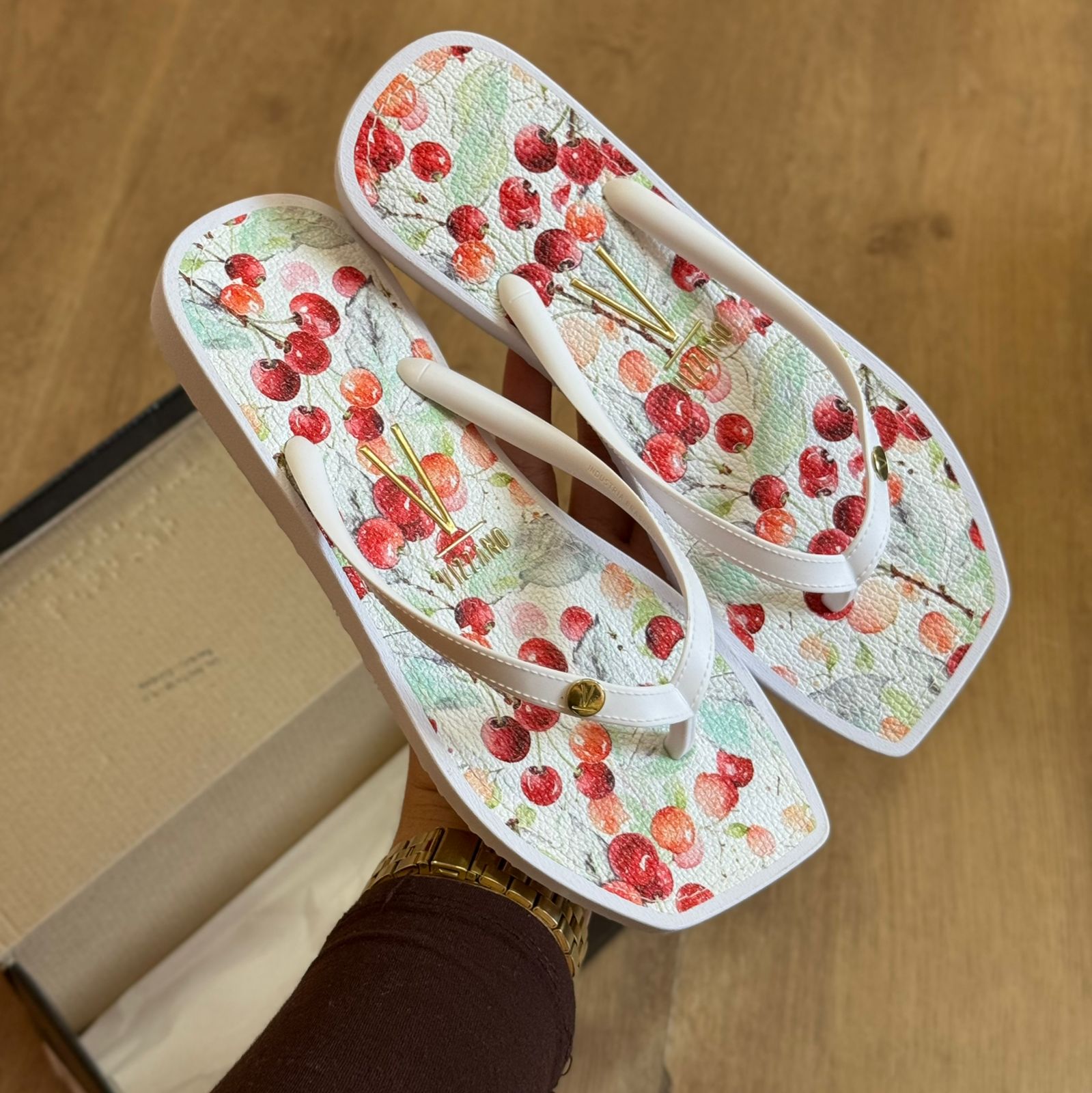 Chinelo Vizzano Detalhe da Marca Liso 6531.100