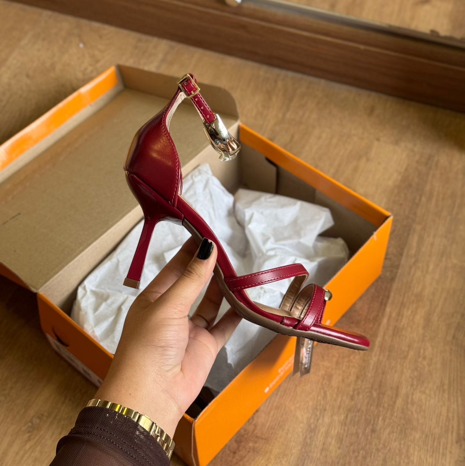 Salto Beira Rio Detalhe Dourado no Dedo e Calcanhar 8490.314