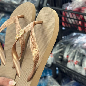 Havaianas Top + Pins Capivara