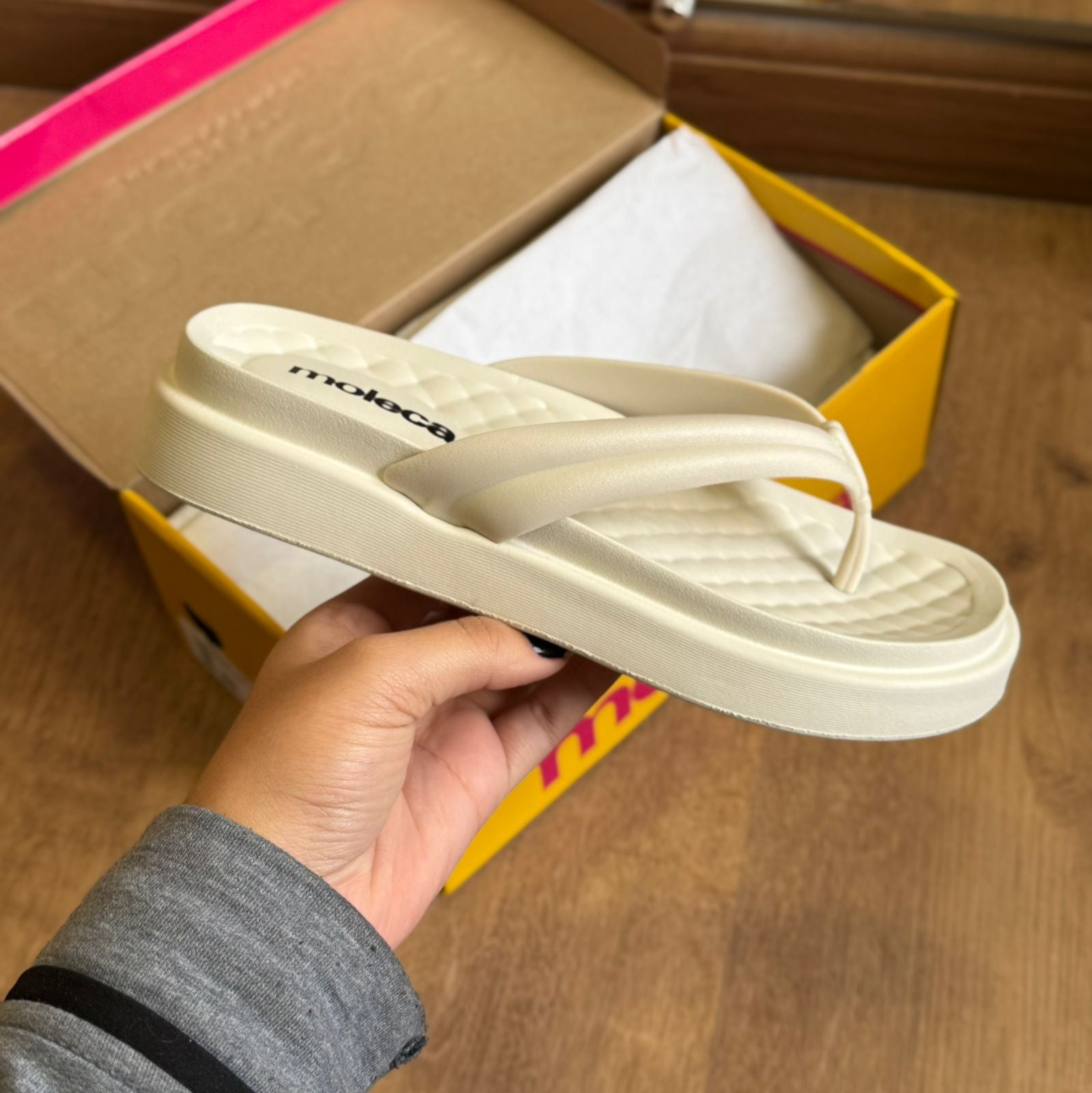 Chinelo de Dedo Moleca 5554.100