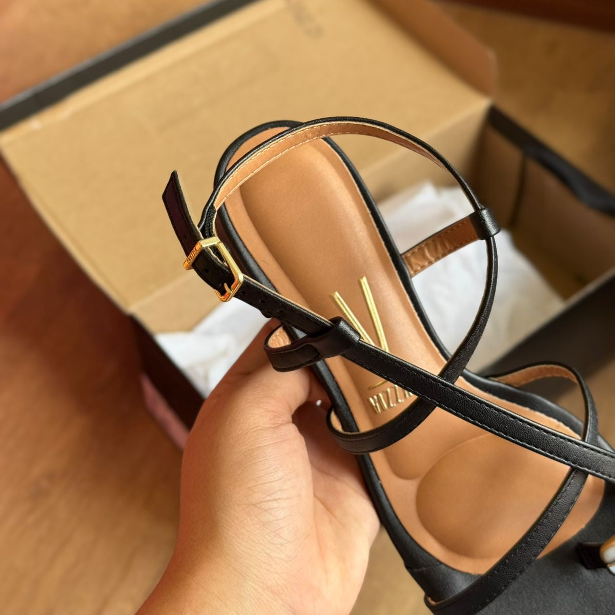 Sandália Vizzano Detalhe Dourado no Dedo 6454.123