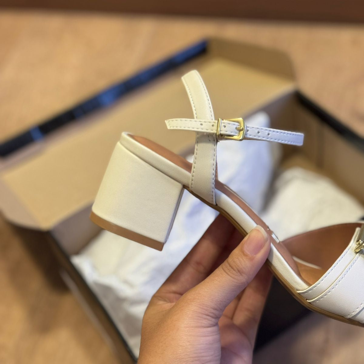 Sandália Vizzano Salto Bloco com Ajuste 6291.1184