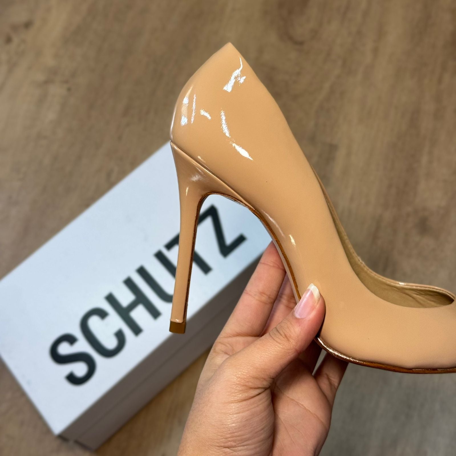 Scarpin Schutz Salto Fino Verniz S020910001