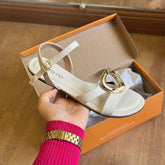 Sandália Rasteira Beira Rio Circulo Dourado nas Tiras 8367.872