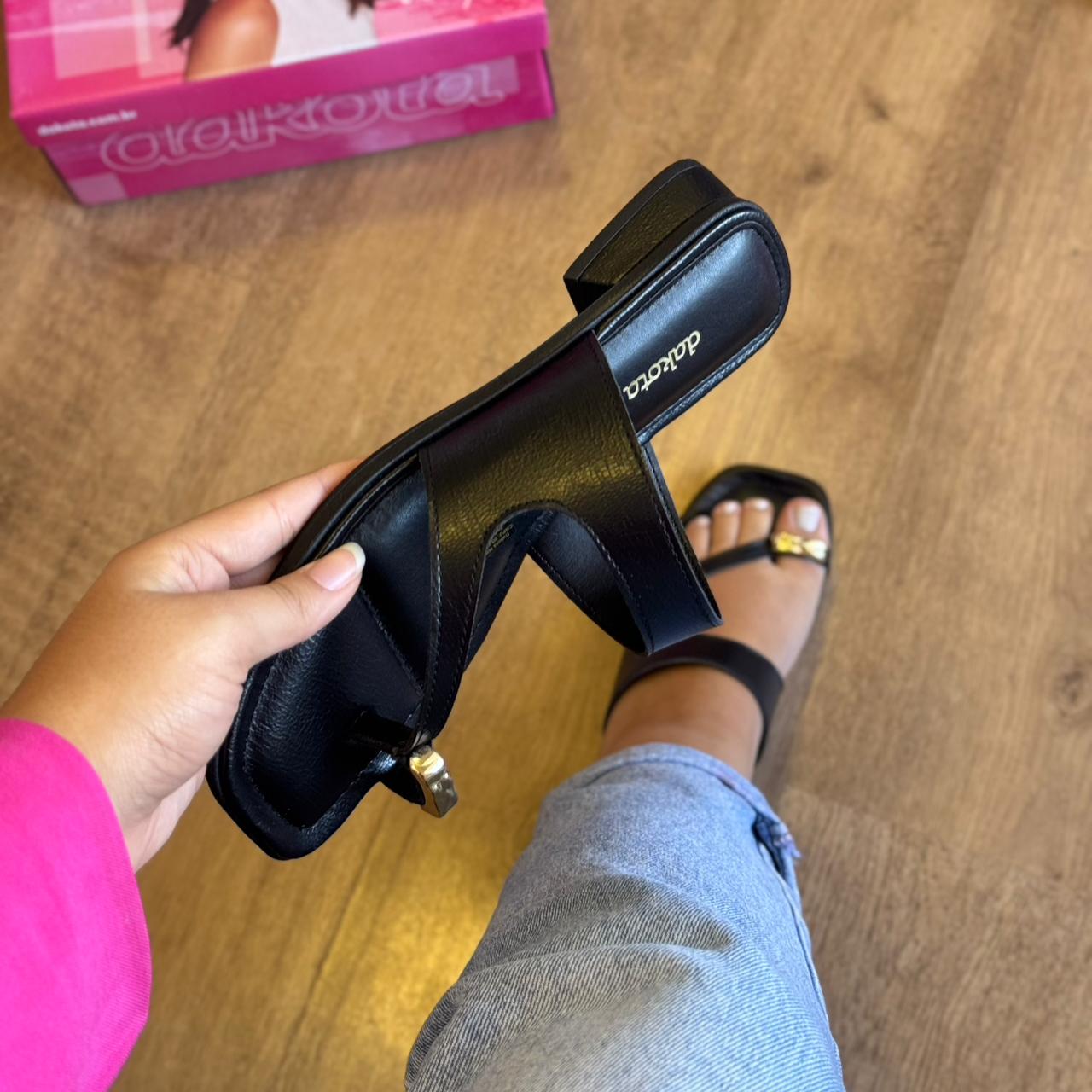 Sandália Dakota Salto Baixo Detalhe no Dedo Y8874