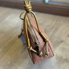 Bolsa Tiracolo Arezzo Camurça Tressê Pequena A500210976