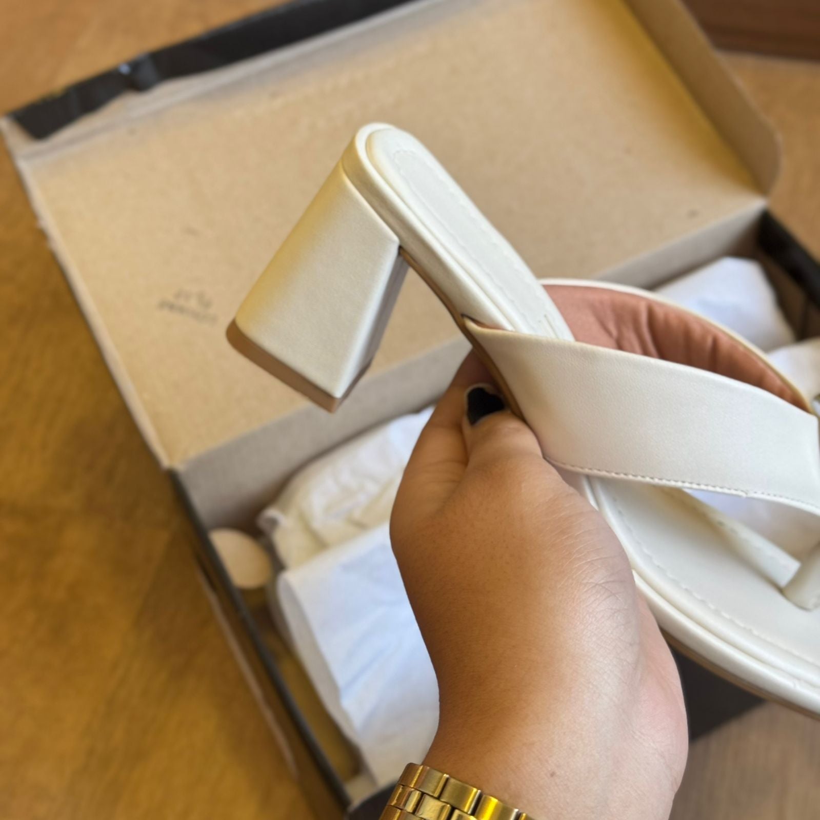 Sandália Vizzano Quadrado Dourado 6530.104