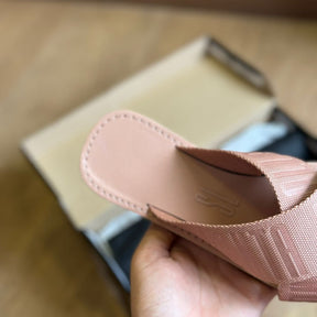 Rasteira Santa Lolla Bico Quadrado Tiras Cruzadas Gorgurão 0472.381B.01B2