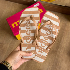Chinelo de Dedo Moleca Listras 5552.300