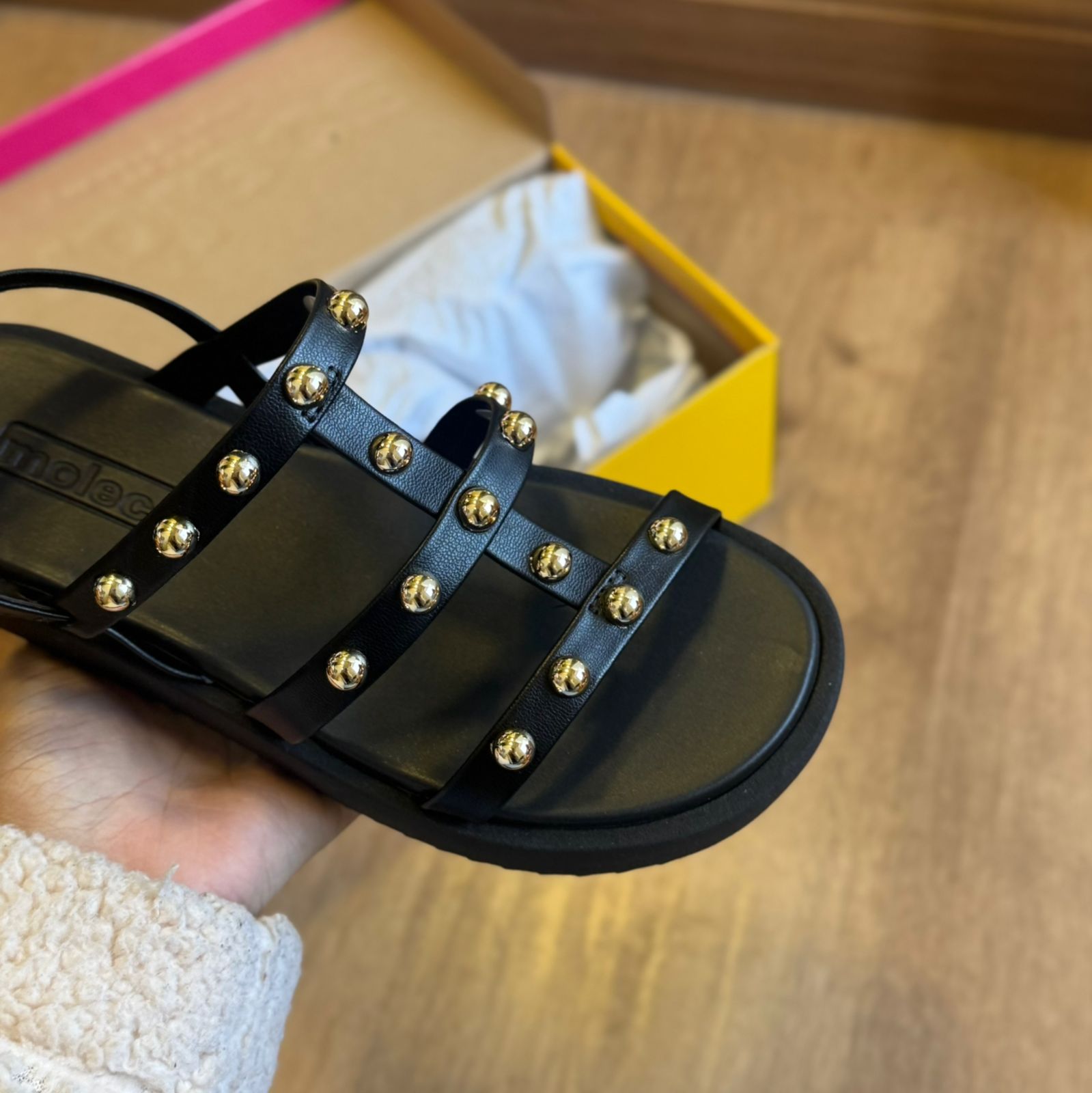 Sandália Moleca Detalher de Bolinhas Douradas 5489.119